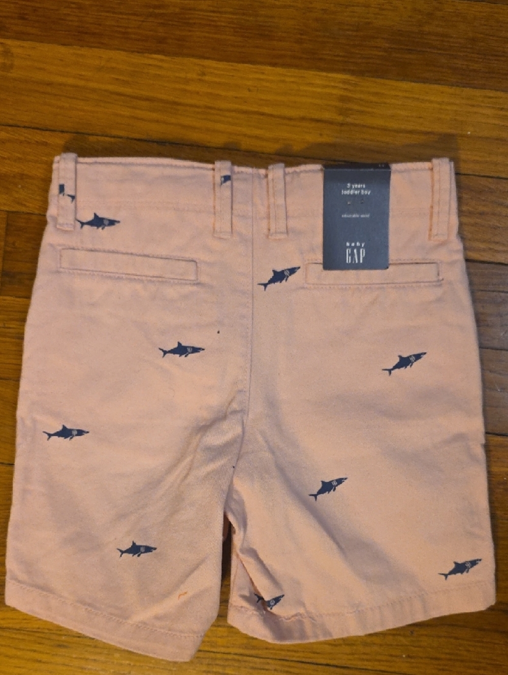NWT GAP Peach Shorts with Navy Shark Prints Size 3T - Picture 2 of 4